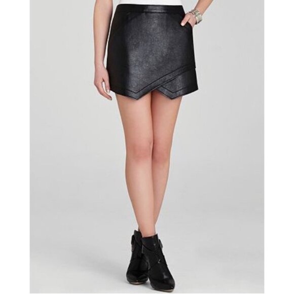 BCBGMaxAzria Dresses & Skirts - BCBG MAXAZRIA Owen Faux Leather Skirt in Black Size XS